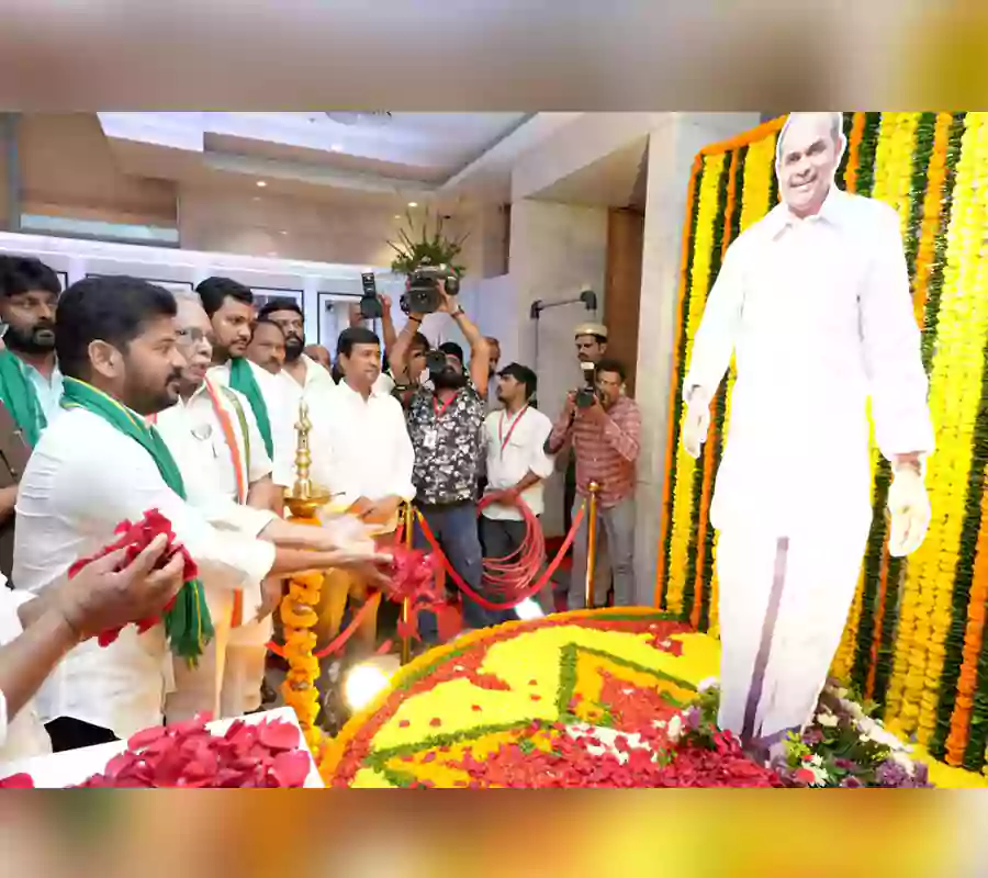 ఉచిత కరెంట్ అంటే.. వైఎస్ పేరు గుర్తుకు వస్తుంది-సీఎం రేవంత్ రెడ్డి