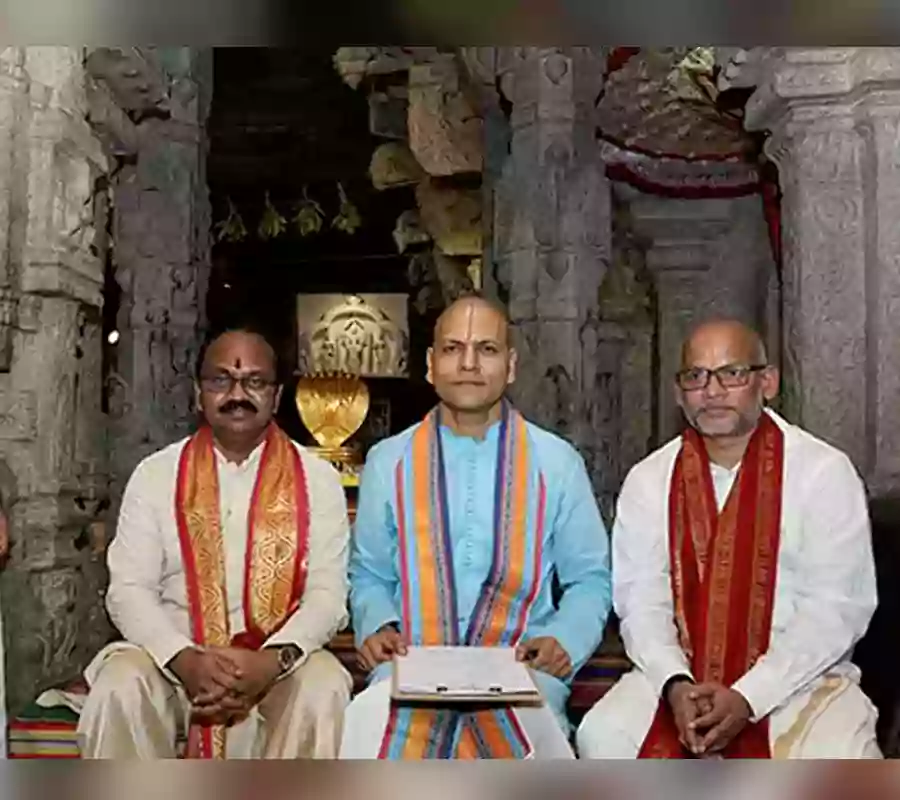 టీటీడీ ఈవోగా అనిల్ కుమార్ సింఘాల్ బాధ్యతల స్వీకరణ
