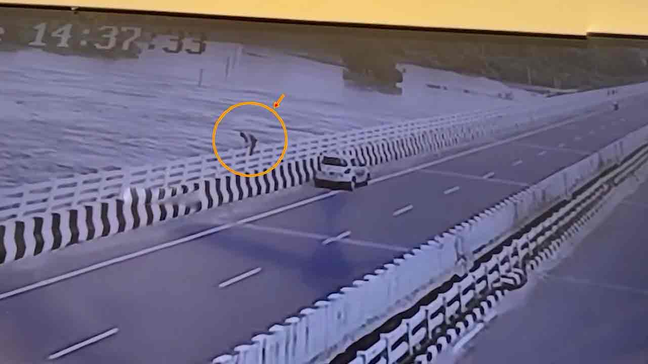 మంజీర నదిలో దూకి యూట్యూబర్ ఆత్మహత్య..