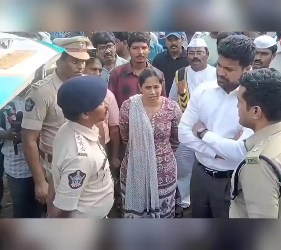 కోనసీమ ఘటనపై జిల్లా కలెక్టర్‌ సంచలన వ్యాఖ్యలు
