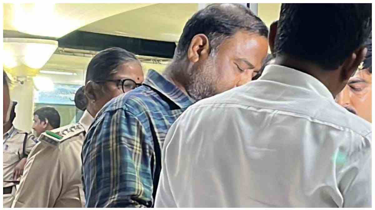 నకిలీ మద్యం కేసులో జనార్దనరావును రహస్య ప్రదేశంలో విచారిస్తున్న అధికారులు