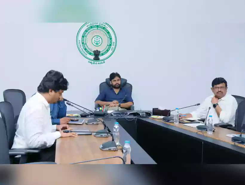 ప్రసూతి సమయంలో వైద్య సేవలపై ప్రత్యేక శ్రద్ధ చూపాలి