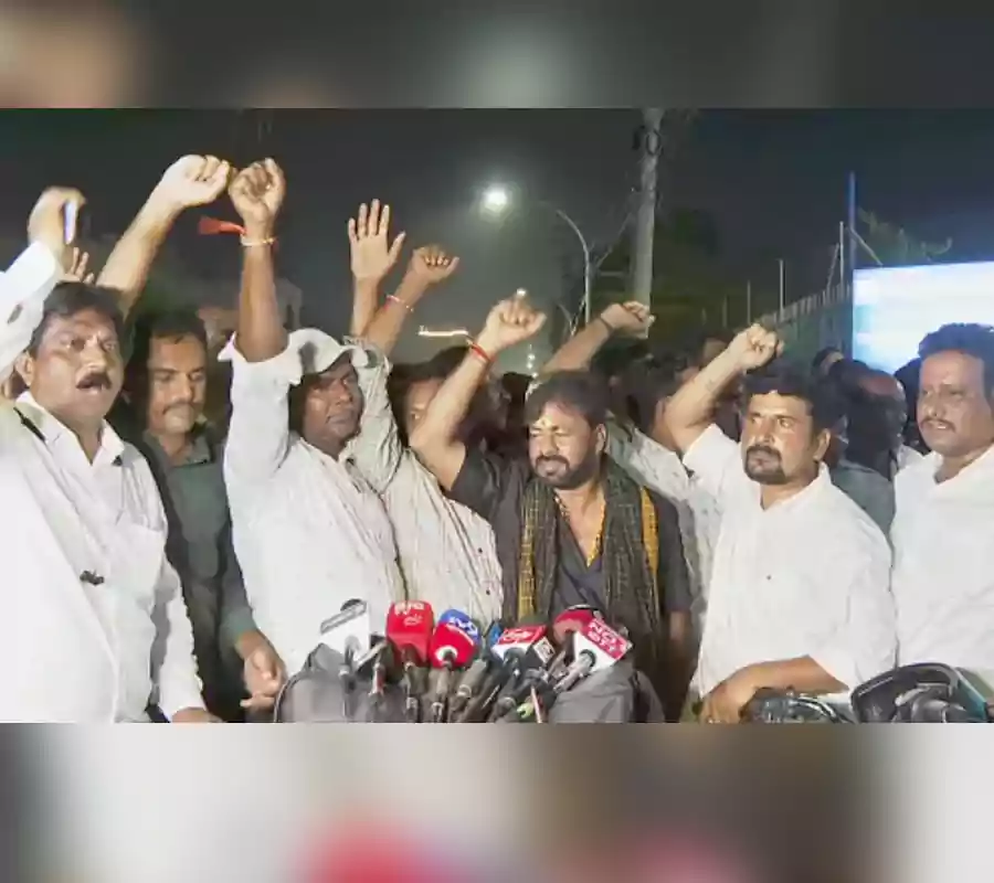 విద్యుత్‌ యాజమాన్యంతో జేఏసీ చర్చలు విఫలం