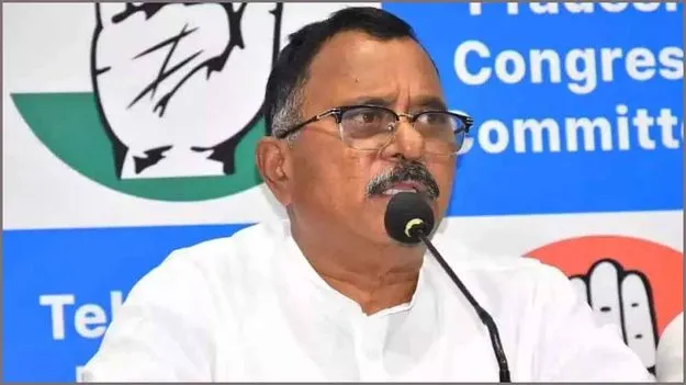 హైకోర్టు స్టే ఇవ్వడం ప్రజాస్వామ్యాన్ని పక్కన పెట్టినట్టు గుర్తించాల్సిందే..