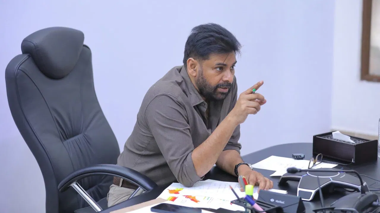 తుఫాన్‌ను ఎదుర్కొనేందుకు సిద్ధంగా ఉండండి..డిప్యూటీ సీఎం