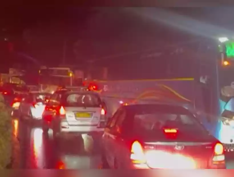 శబరిమల మార్గంలో విరిగిపడ్డ కొండ చరియలు