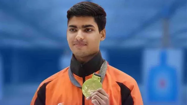 అభినవ్‌కు స్వర్ణం