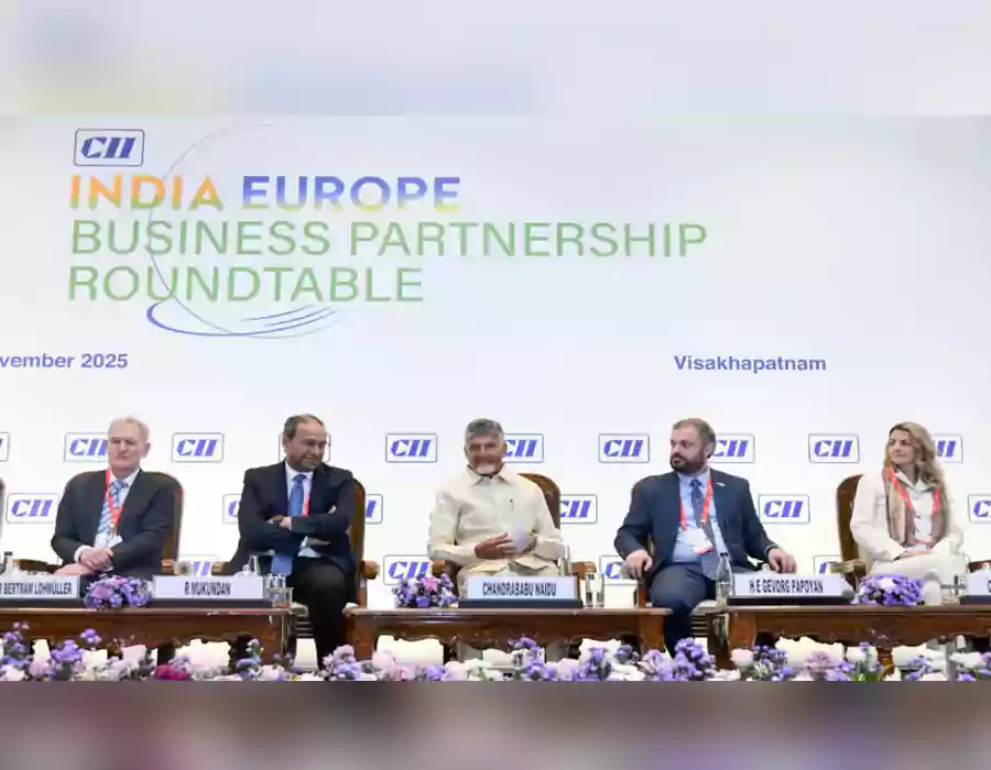 వేగంగా అనుమతులు ఇవ్వటంలో ఏపీకి పోటీ లేదు: సీఎం చంద్రబాబు