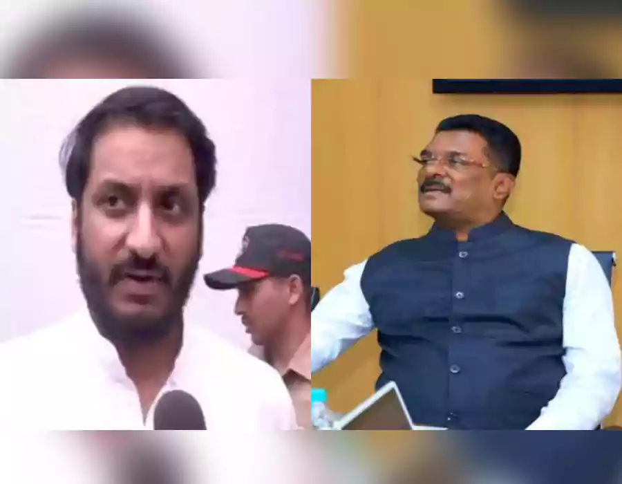 మహారాష్ట్రలో భూ కుంభకోణాల కలవరం- ఫడణవీస్‌ సర్కార్ పై కాంగ్రెస్ ఫైర్