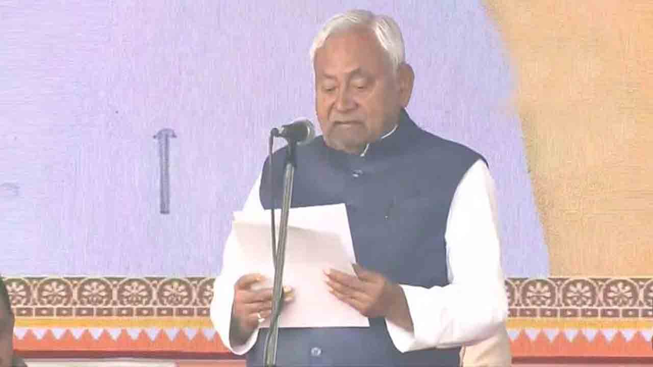 10వ సారి ముఖ్యమంత్రిగా ప్రమాణం చేసిన నితీశ్‌ కుమార్‌