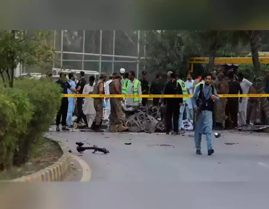 పాకిస్థాన్.. పారామిలటరీ ప్రధాన కార్యాలయంపై ఆత్మహుతి దాడి