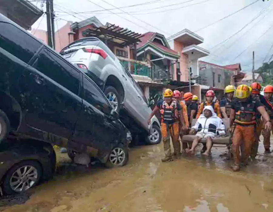 భూకంపం నుంచి కోలుకోకముందే ఫిలిప్పీన్స్‌లో వరదలు బీభత్సం..