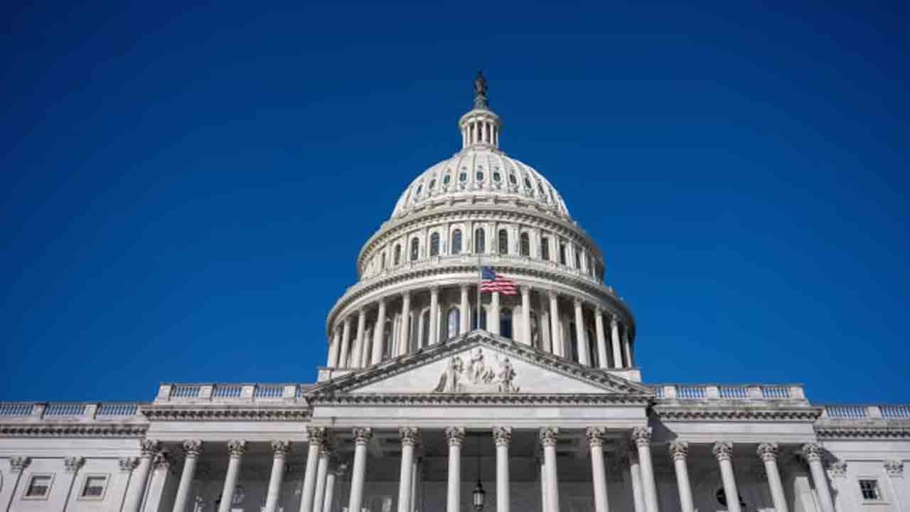 ముగింపు దిశగా అమెరికా షట్‌డౌన్‌..సెనేట్‌లో కీలక బిల్లుకు ఆమోదం