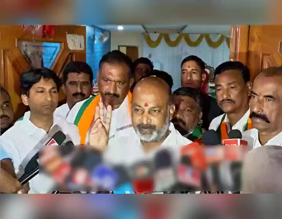 కాంగ్రెస్ ప్రభుత్వంలో వివిధ పదవుల్లో అర్బన్ నక్సలైట్లు:బండి సంజయ్