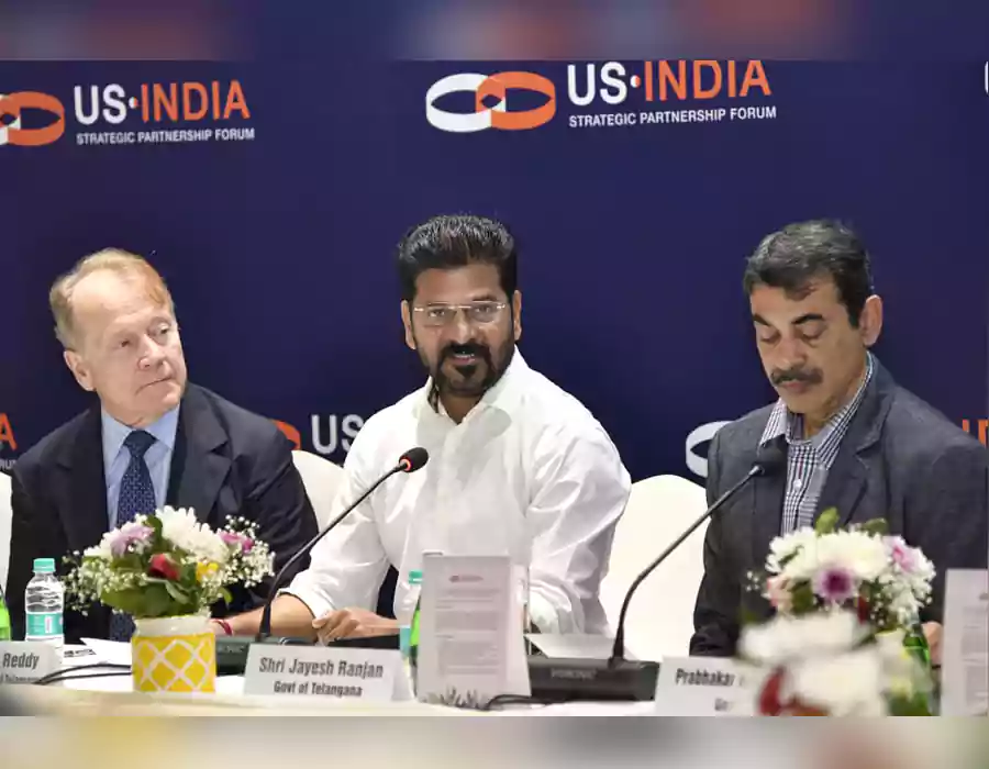 హైదరాబాద్​ రోడ్లకు కంపెనీల పేర్లు : సీఎం రేవంత్ రెడ్డి ప్రకటన