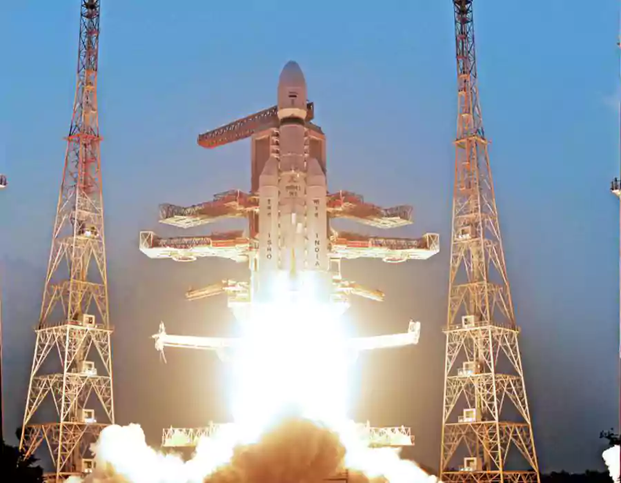 చరిత్ర సృష్టించిన ISRO.. బాహుబలి రాకెట్ ప్రయోగం సక్సెస్..