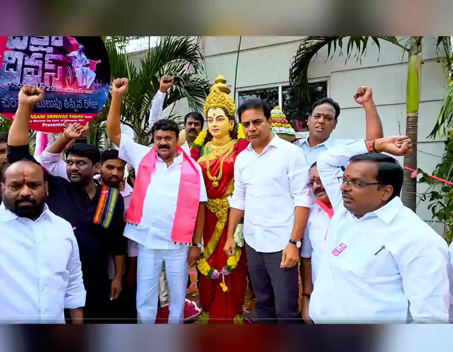 తెలంగాణ భవన్‌లో దీక్షా దివస్.. దీక్షా దివస్‌పై డాక్యుమెంటరీని ఆవిష్కరించిన కేటీఆర్