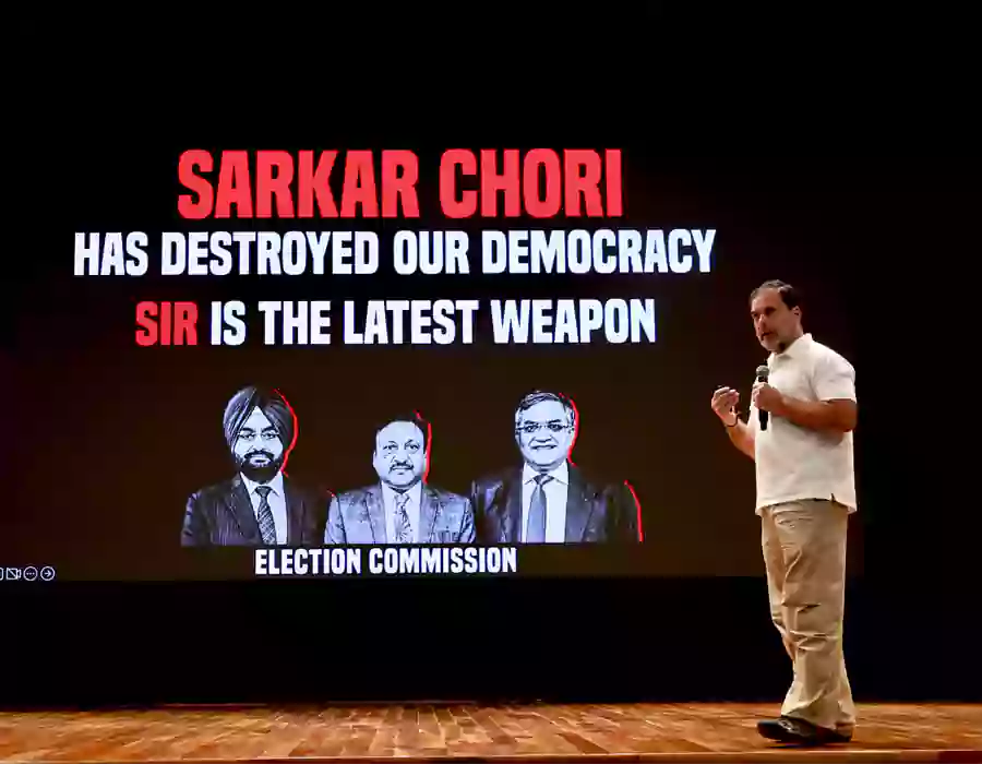 రాహుల్ గాంధీ ఆరోపణలపై స్పందించిన ఎన్నికల సంఘం..