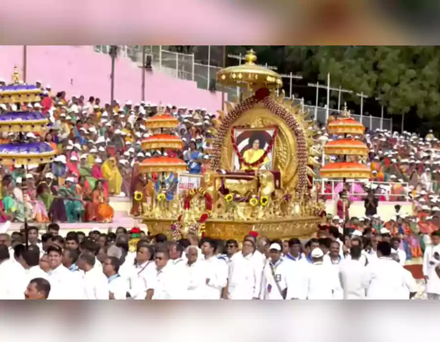 ఘనంగా సత్యసాయి శతజయంతి వేడుకలు-హాజరైన ఉపరాష్ట్రపతి, తెలుగు రాష్ట్రాల సీఎంలు