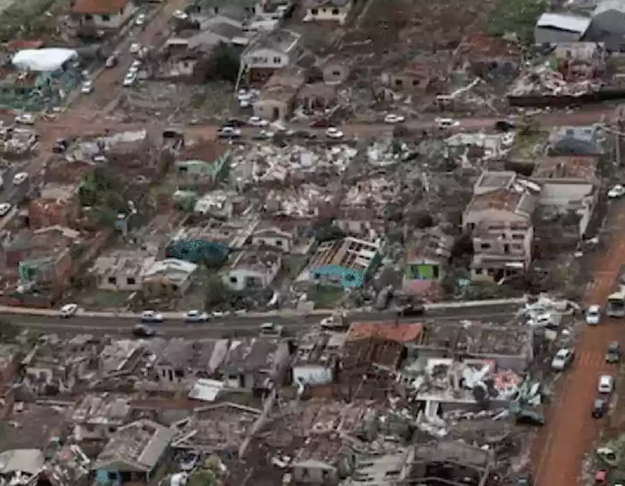 టోర్న‌డో బీభ‌త్సం..ఆరుగురు మృతి..800 మందికి గాయాలు