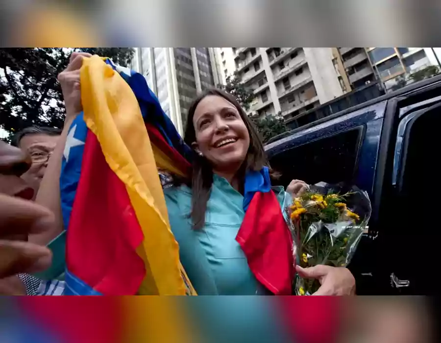 అవార్డు అందుకుంటే నోబెల్ గ్రహీత జైలుకే..