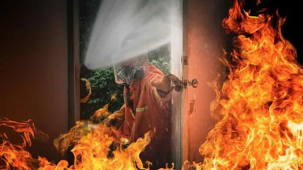 అమెరికాలో భారీ అగ్ని ప్రమాదం.. ఇద్దరు తెలుగు విద్యార్థులు మృతి