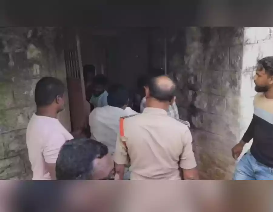 మామిడితోటకు పని కోసం వెళ్తే.. ప్రాణాలు పోయాయ్..