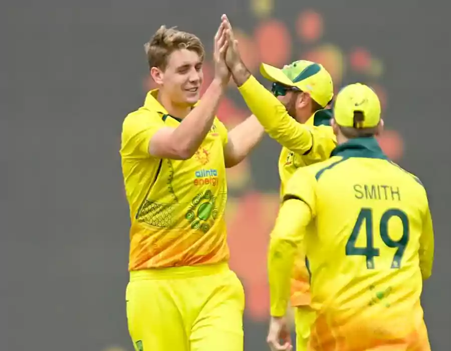 గ్రీన్​పై కాసుల వర్షం- IPL రికార్డులన్నీ బ్రేక్- రూ.25.20 కోట్లకు KKR సొంతం