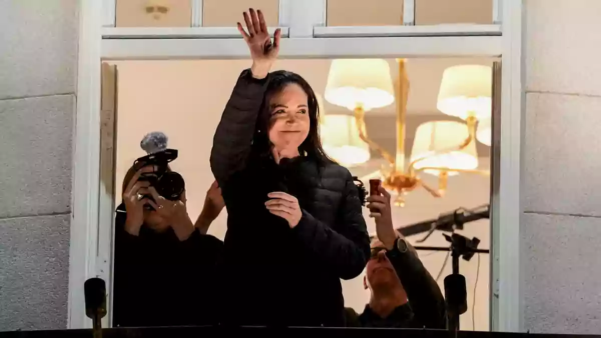 అజ్ఞాతం వీడి.. నార్వేలో ప్రత్యక్షమైన నోబెల్‌ శాంతి గ్రహీత మచాడో..