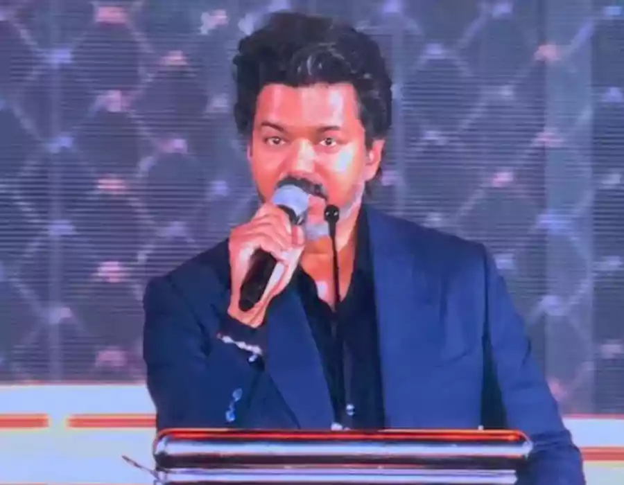 జన నాయగన్’ ఆడియో రిలీజ్.. ‘టీవీకే’ నినాదాలపై విజయ్ స్వీట్ వార్నింగ్ వైరల్