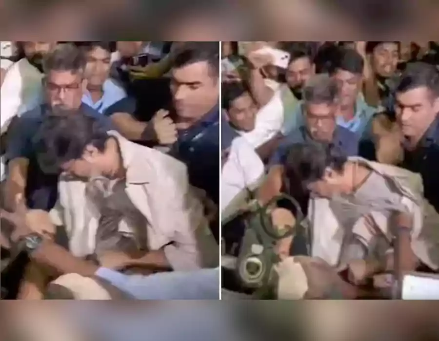 విజ‌య్‌ని చుట్టు ముట్టిన అభిమానులు.. ఒక్క‌సారిగా కింద ప‌డిపోవ‌డంతో..