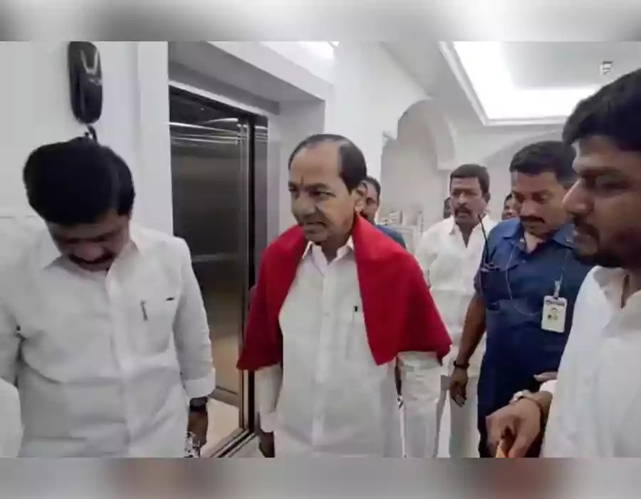 అసెంబ్లీకి చేరుకున్న కేసీఆర్.. బీఆర్ఎస్ ఎమ్మెల్యేలు, ఎమ్మెల్సీల ఘనస్వాగతం