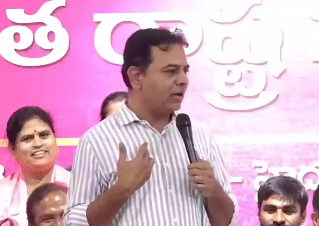 మా నాన్న కేసీఆర్ తెలంగాణ తెచ్చిన మొనగాడు.. నీలా సంచులు మోసి నోడు కాదు..