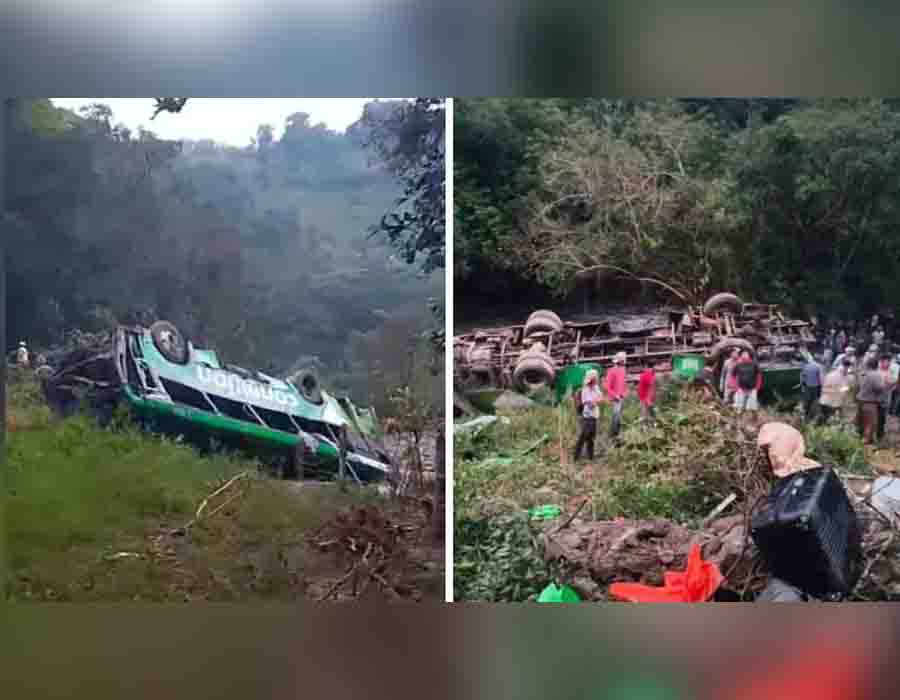 600 అడుగుల లోతులో పడిపోయిన బస్సు.. 10 మంది మృతి.. క్రిస్మస్ వేళ విషాదం