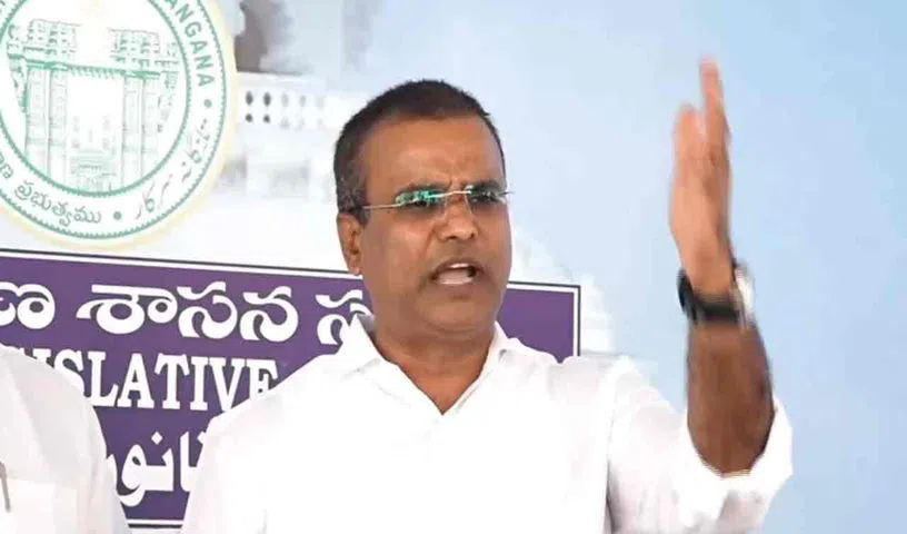 ఫిరాయింపు ఎమ్మెల్యేలపై న్యాయ పోరాటం చేస్తాం.. స్పీకర్‌ తీర్పుపై మండిపడ్డ కేపీ వివేకానంద