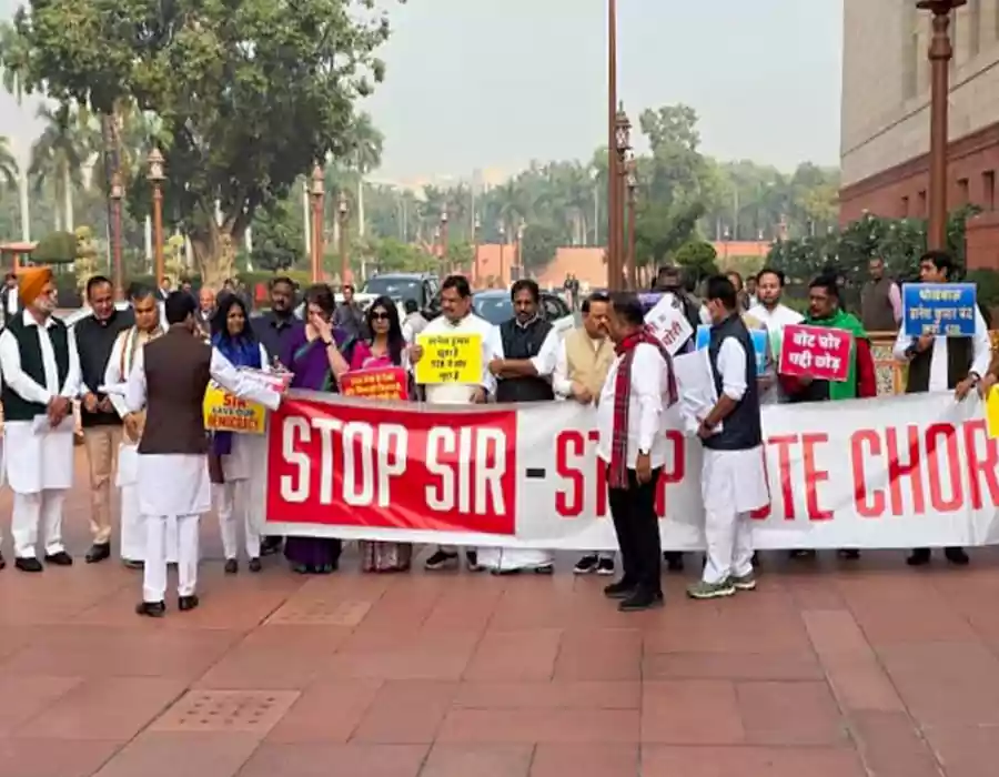 SIR‌పై చ‌ర్చ చేప‌ట్టాల‌ని విప‌క్షాల ఆందోళ‌న‌.. లోక్‌స‌భ వాయిదా