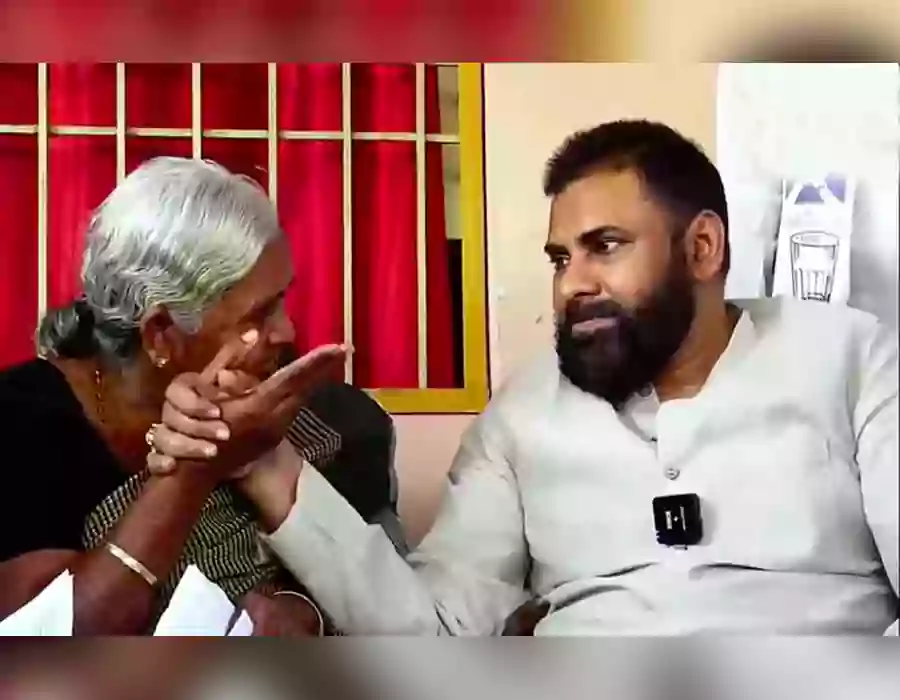 నువ్వు ఐదుసార్లు సీఎం అవ్వాలి.. ఇప్పటం వృద్ధురాలి కోరిక విని నవ్వేసిన పవన్ కల్యాణ్