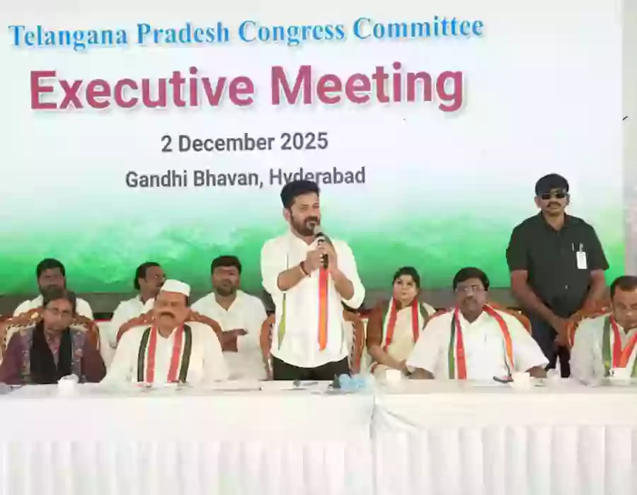 కాంగ్రెస్ జిల్లా అధ్యక్షులకు 6 నెలలే పదవి కాలం