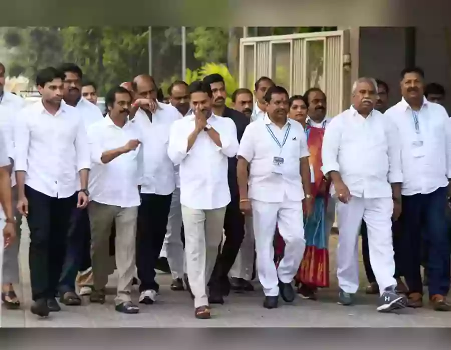 అన్నీ ప్రైవేటీకరిస్తే పేదల పరిస్థితి ఏంటి? … వైఎస్ జగన్