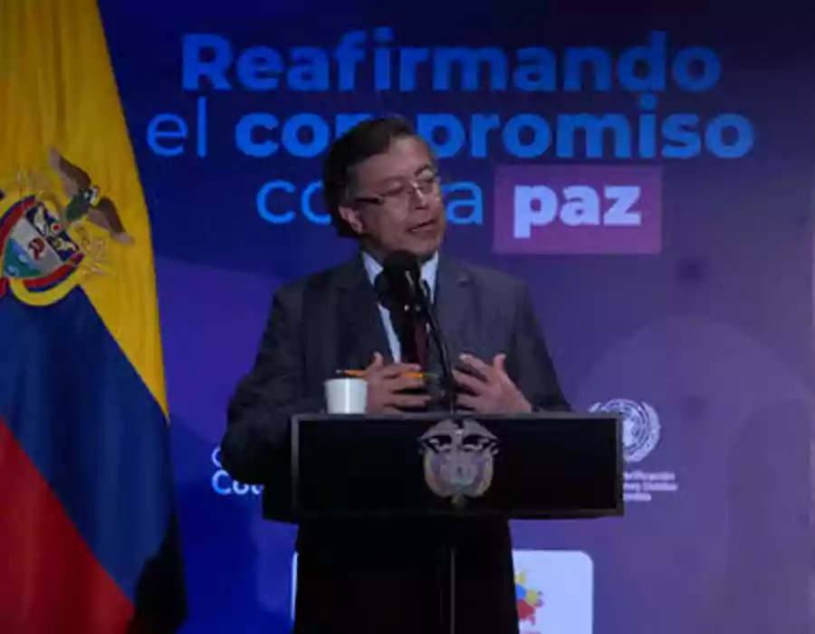 అమెరికా దాడి చేస్తే.. ఆయుధాలు చేప‌డుతాం: కొలంబియా అధ్య‌క్షుడి వార్నింగ్‌