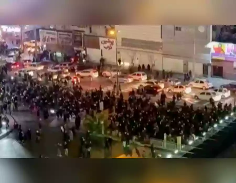 ఇరాన్‌లో మరింత దిగజారిన పరిస్థితులు! 180 నగరాల్లో నిరసనలు,