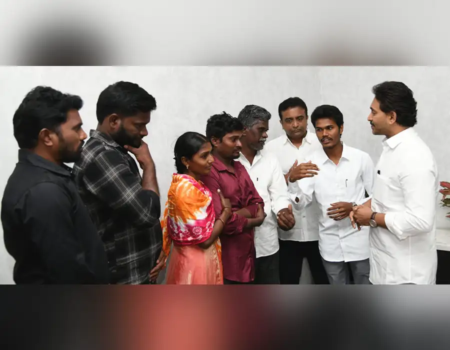 వైసిపి కార్యకర్త హత్య… జగన్ ను కలిసిన మృతుడి కుటుంబ సభ్యులు
