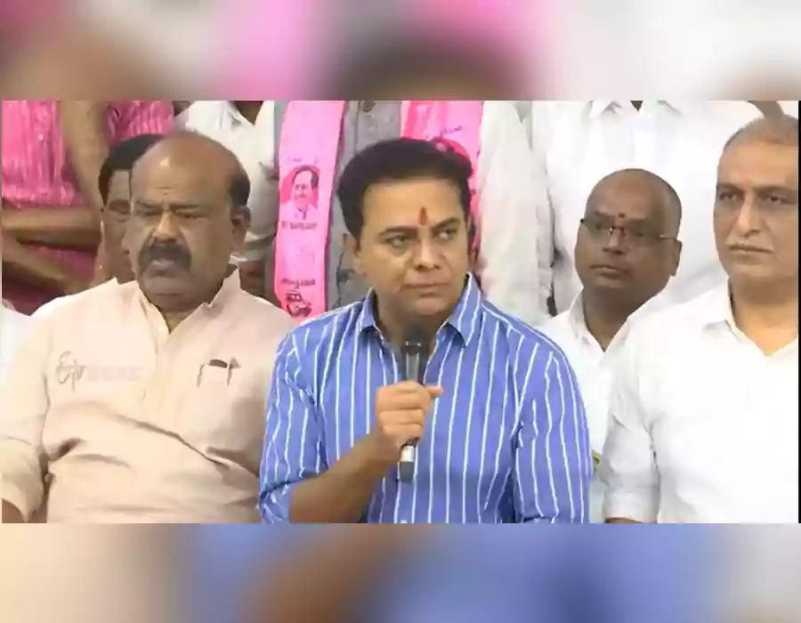 రేవంత్ అడుగులకు మడుగులొత్తే వాళ్లను వదిలిపెట్టం: కేటీఆర్