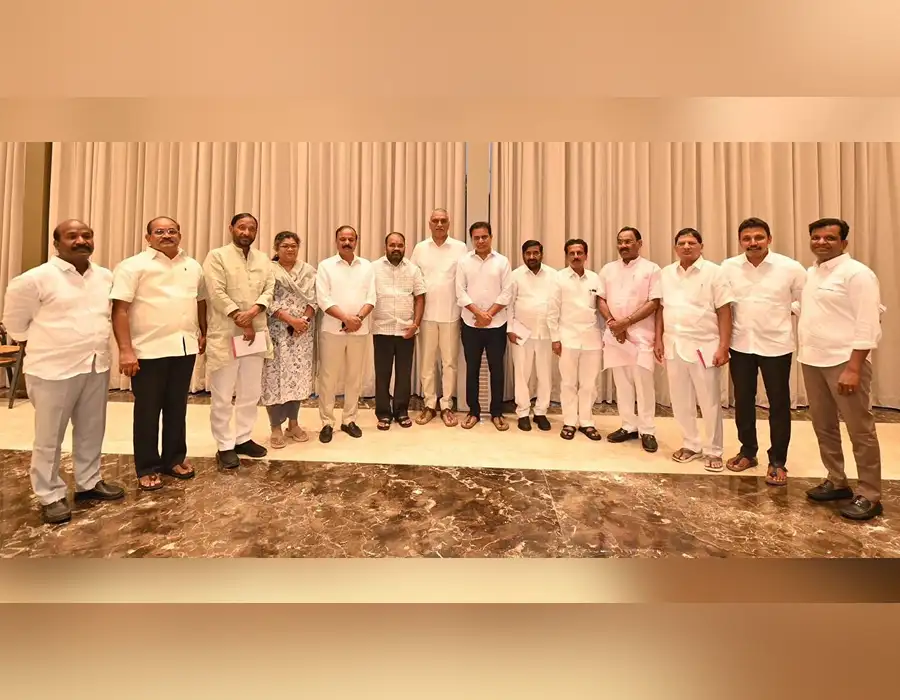 జిల్లాల రద్దు కుట్రపై ఉద్యమ కార్యాచరణ చేపట్టాలి : బీఆర్‌ఎస్‌ శ్రేణులకు కేటీఆర్‌ పిలుపు