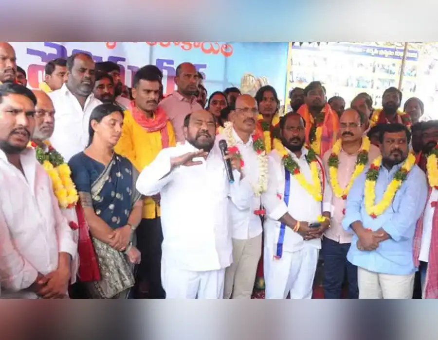 అర్హులైనకళాకారులకు ఉద్యోగాలు ఇవ్వాలి : ఆర్‌.కృష్ణయ్య