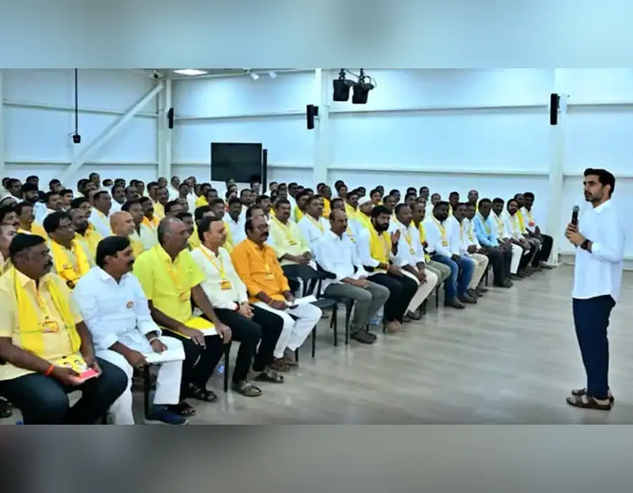 వైఎస్సార్సీపీ నేతల దుష్ప్రచారాలను తిప్పికొట్టాలి: మంత్రి లోకేశ్