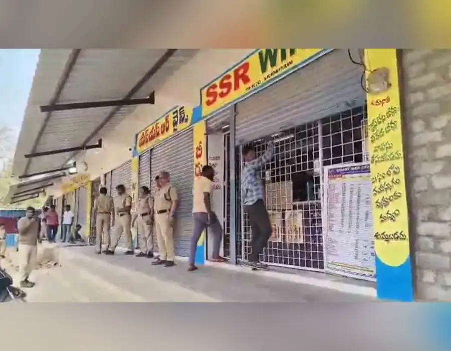 ఎమ్మెల్యే కోమటిరెడ్డి రాజగోపాల్ రెడ్డికి దిమ్మతిరిగే షాక్ ఇచ్చిన ఎక్సైజ్ అధికారులు