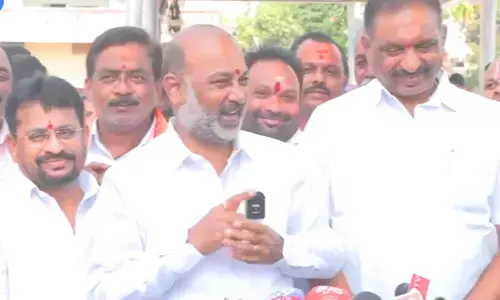 కెటిఆర్ ఫోన్ ట్యాప్ చేశారా?… ట్యాప్ అయినందుకు పిలిచారా?: బండి