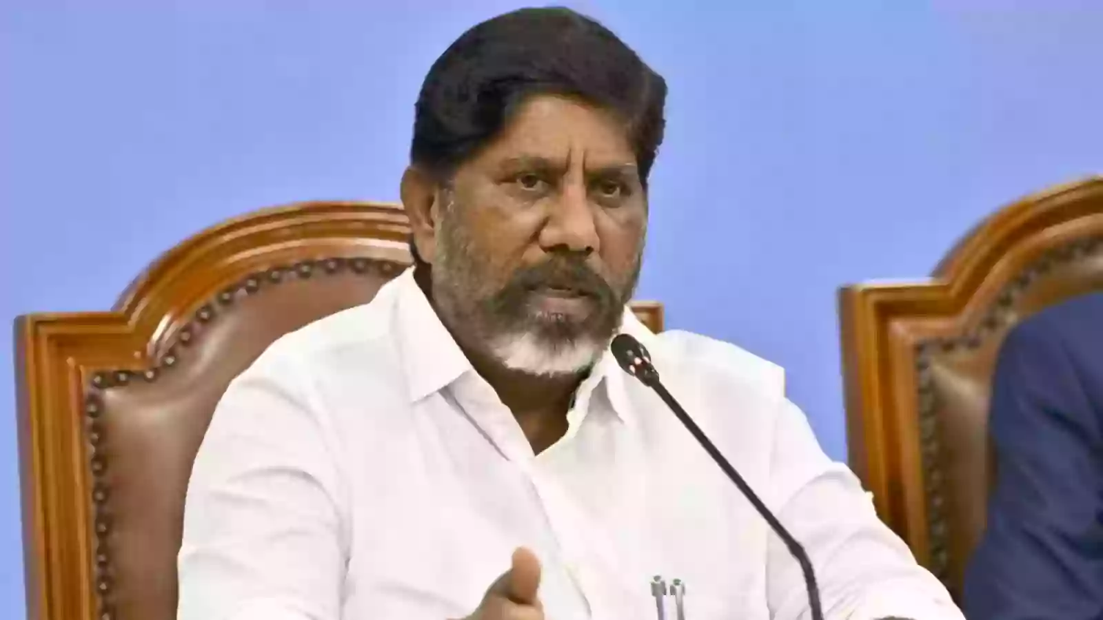 YSR మీద కోపంతోనే నన్ను ఇలా చేస్తున్నారు.. ఆ గద్దలను రానివ్వను: డిప్యూటీ సీఎం భట్టి ఫైర్