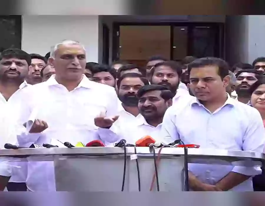 ఎన్ని కేసులు పెట్టినా.. తగ్గేదే లే: హరీష్ రావు